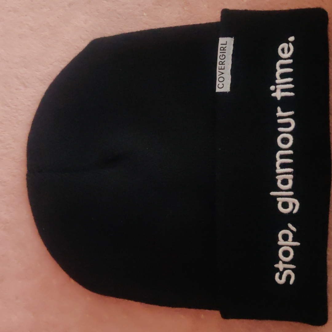 Nwot Covergirl Beanie